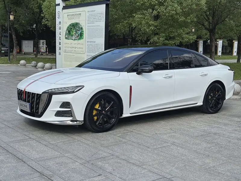 Hongqi H6