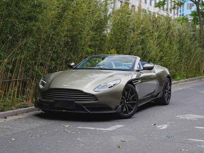 Aston Martin DB11