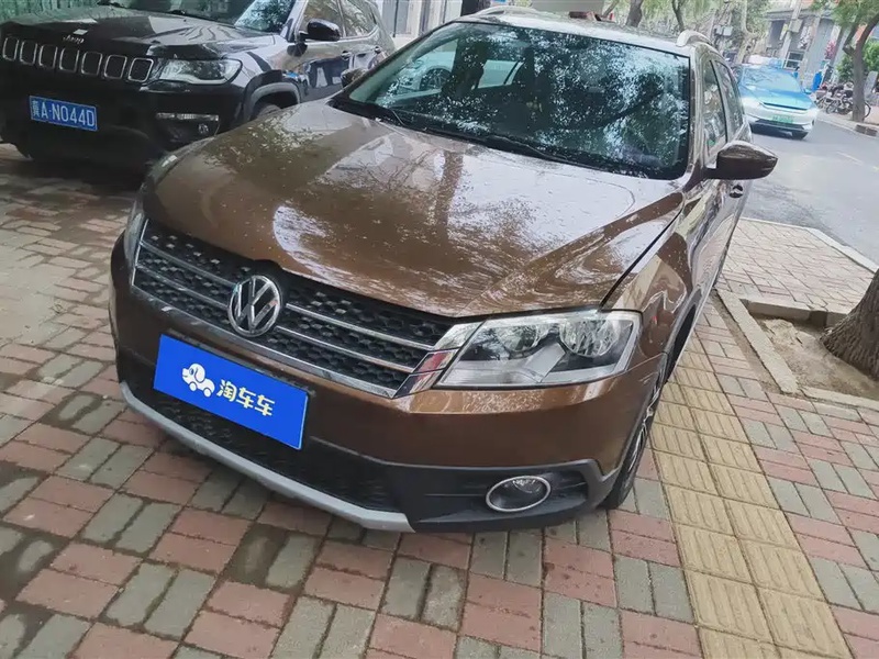 Volkswagen Cross Lavida