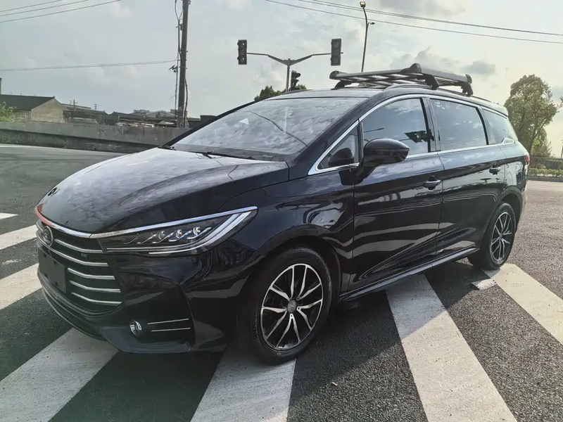 BYD MAX
