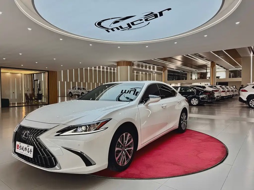 Lexus ES 2024