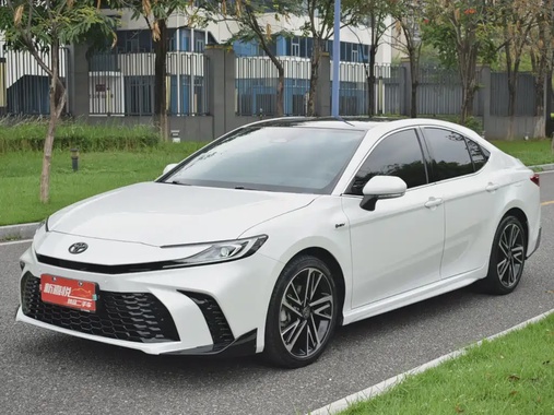 Toyota Camry 2025