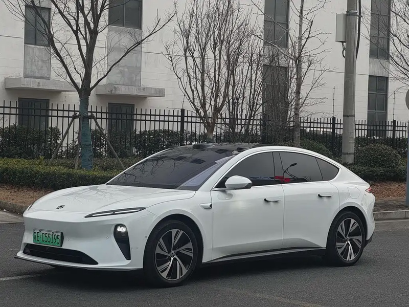 NIO ET5