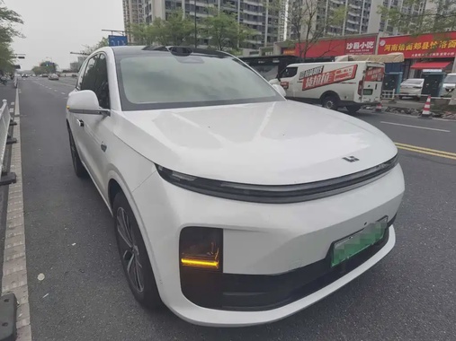 Li Auto L6 2025