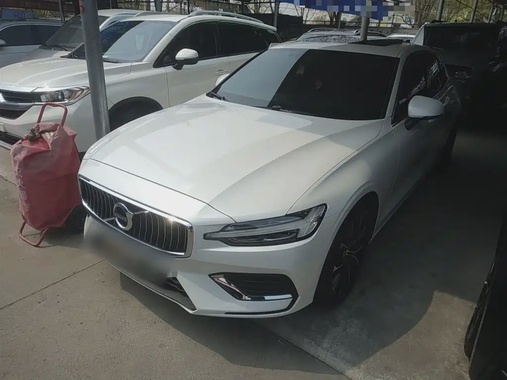 Volvo S60 2022