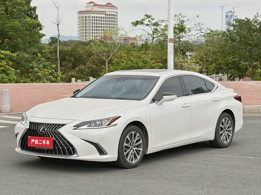 Lexus ES 2024