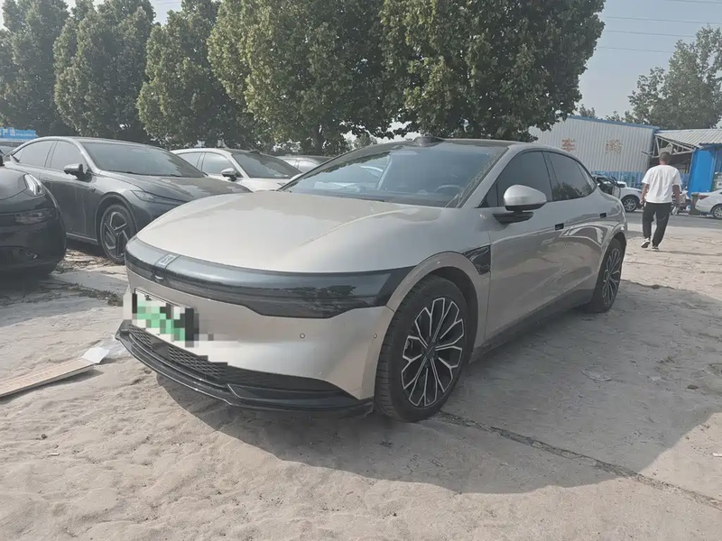 Zeekr 007