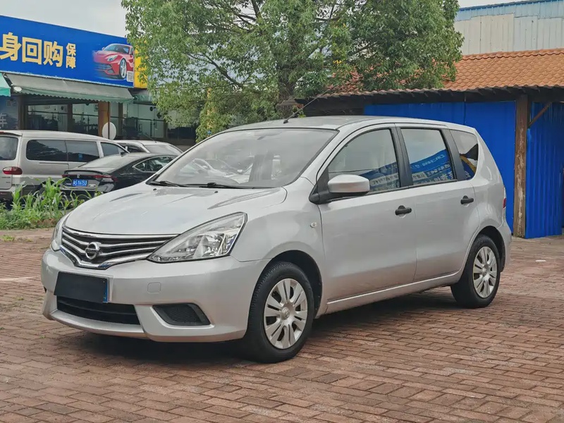 Nissan Livina