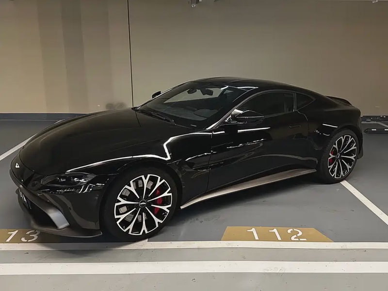 Aston Martin Vantage