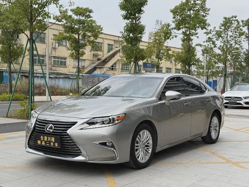 Lexus ES 2017