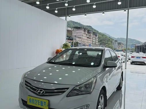 Hyundai Verna 2015
