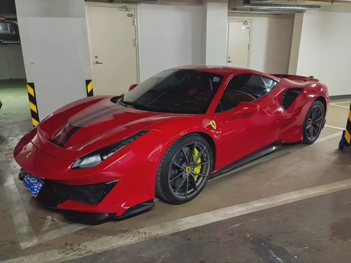 Ferrari 488 2016