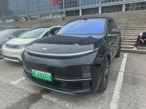 Li Auto L8 2025