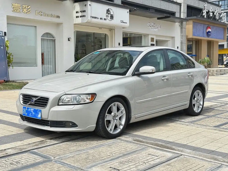 Volvo S40