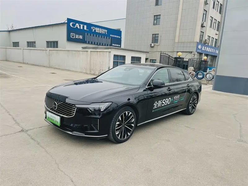 Volvo S90
