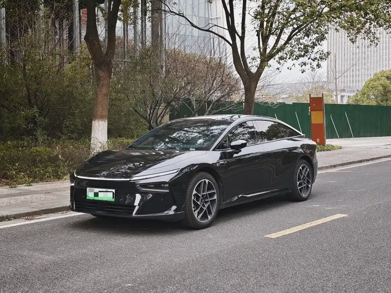 XPeng P7