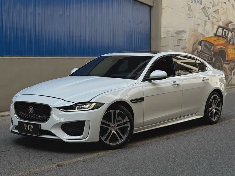 Jaguar XE