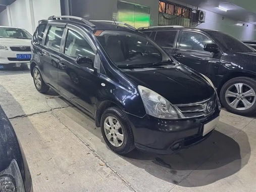 Nissan Livina 2010
