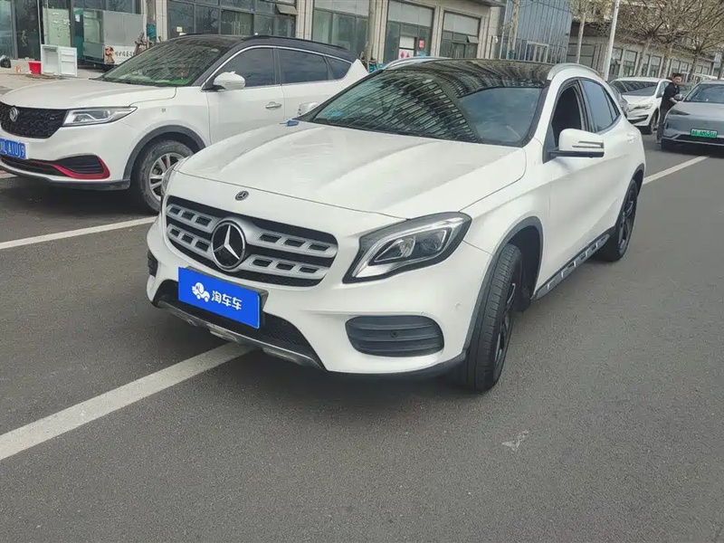 Mercedes-Benz GLA-Class