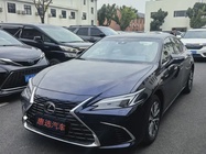 Lexus ES 2025