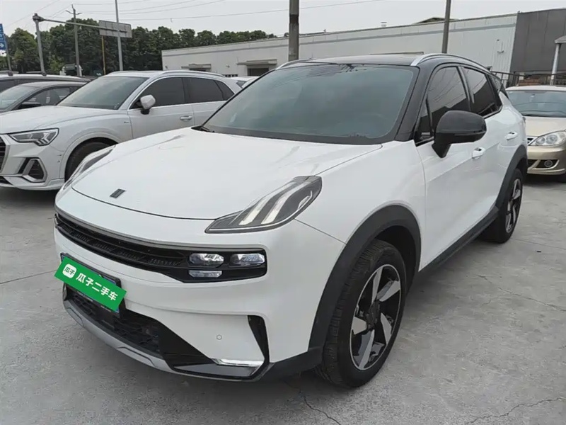 Lynk & Co 06