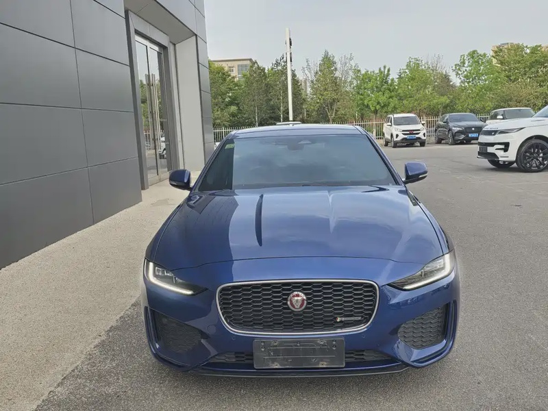 Jaguar XE