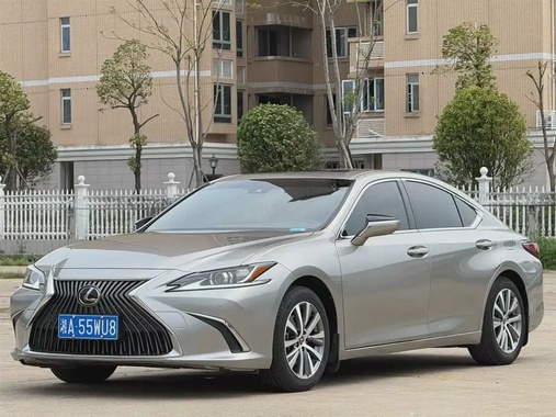 Lexus ES 2019