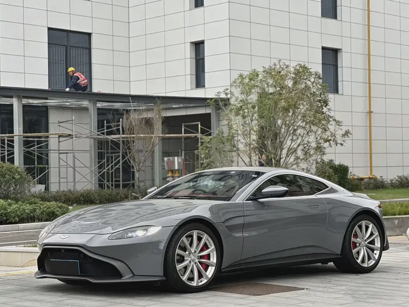 Aston Martin Vantage