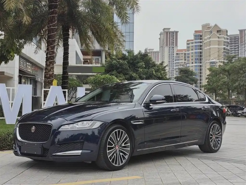 Jaguar XF
