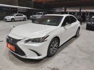 Lexus ES 2020