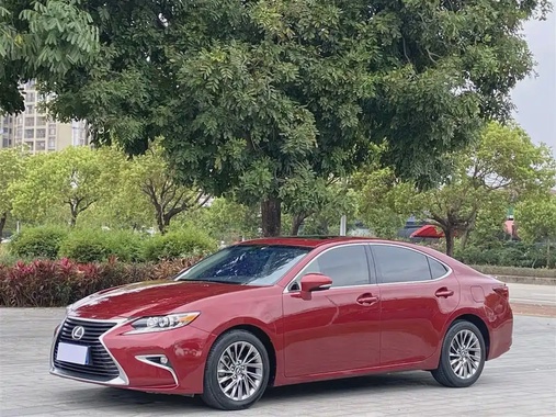 Lexus ES 2018