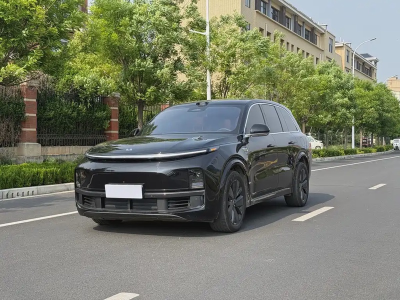 Li Auto L8