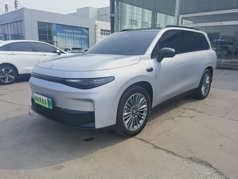 Leapmotor C16