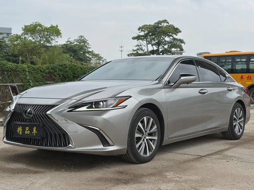 Lexus ES 2019