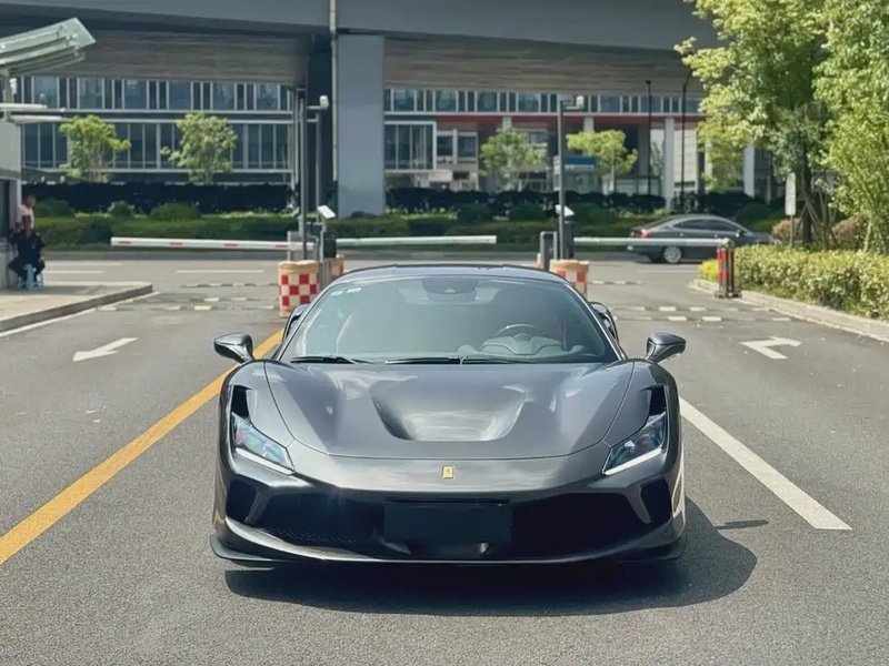 Ferrari F8
