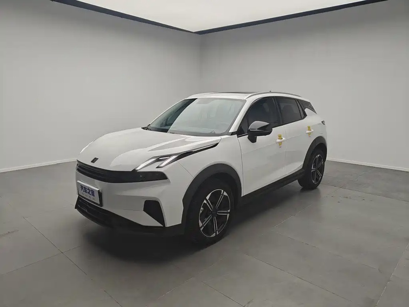 Lynk & Co 06