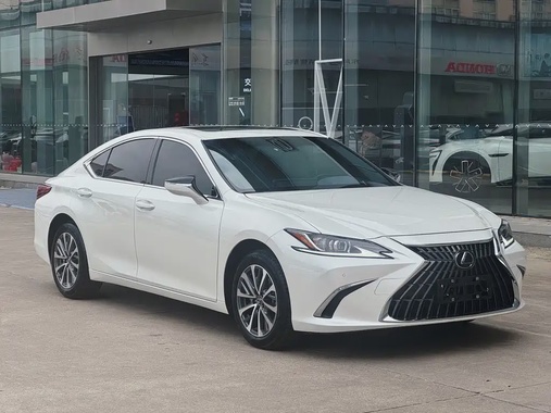 Lexus ES 2023