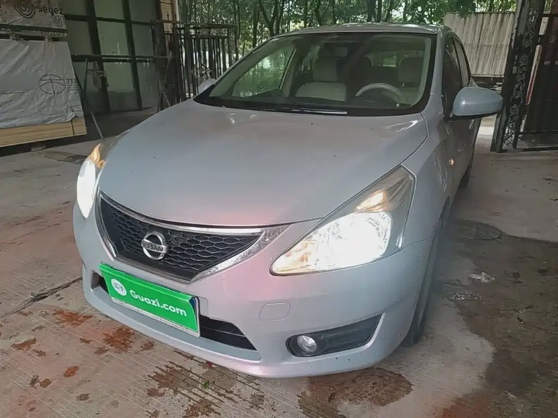 Nissan Tiida