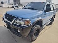 Mitsubishi Pajero 2004