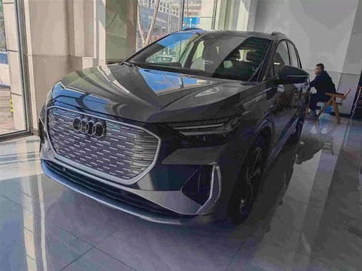 Audi Q4 e-tron 2024