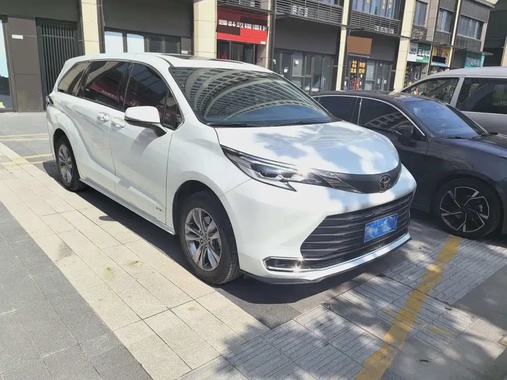 Toyota Sienna 2025