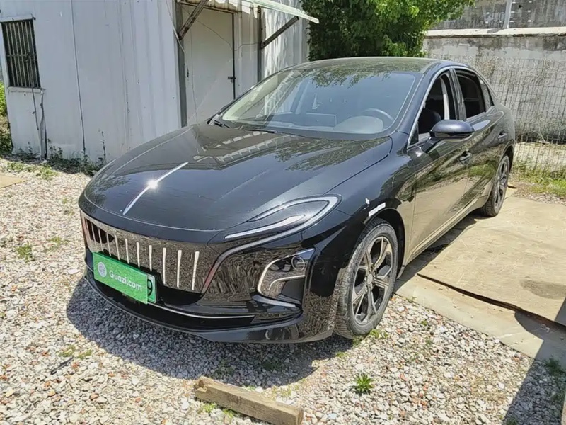 Hongqi E-QM5
