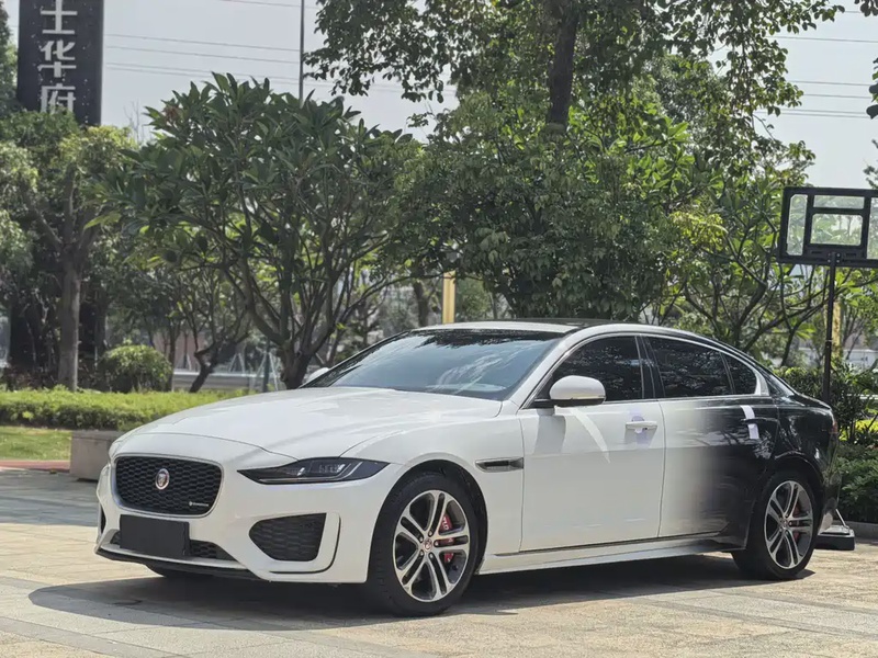 Jaguar XE