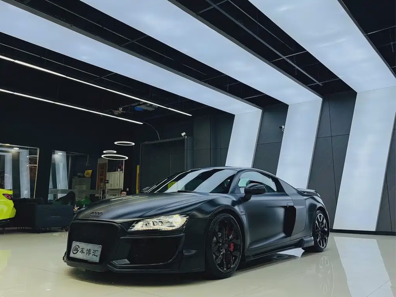 Audi R8