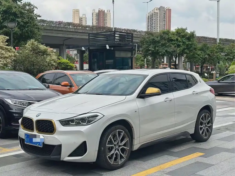 BMW X2