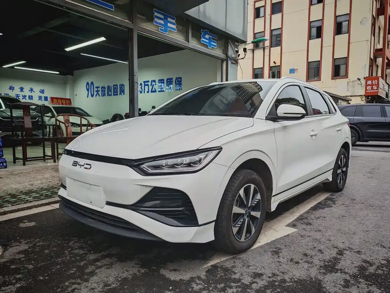 BYD e2