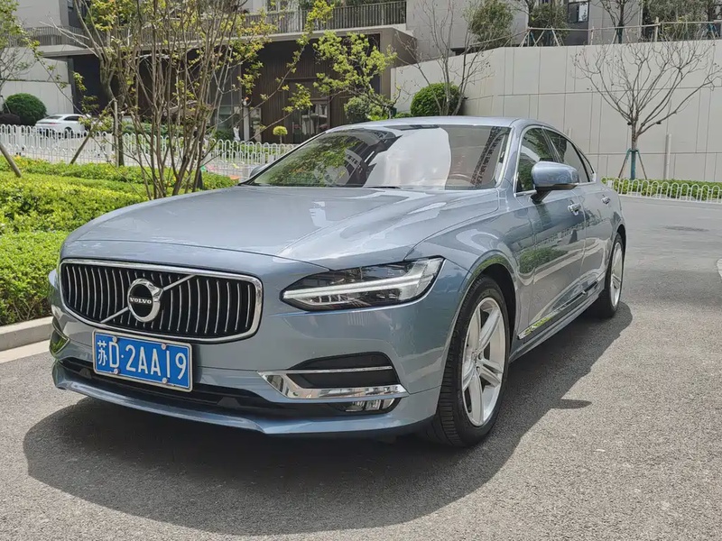 Volvo S90