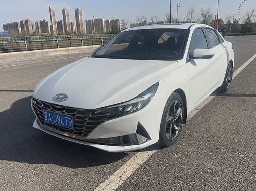 Hyundai Elantra 2022