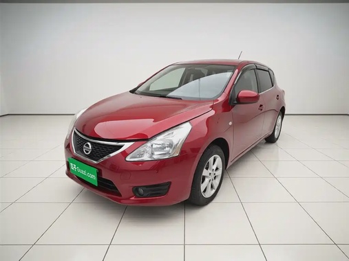 Nissan Tiida 2015