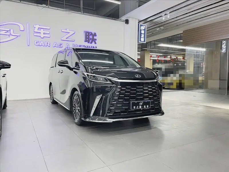 Lexus LM